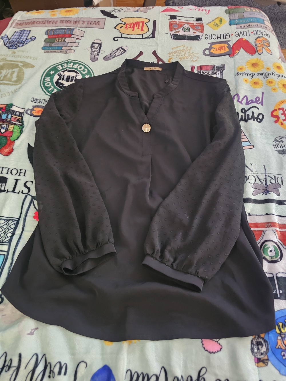 Black Long-Sleeve Textured Sleeve Blouse with Single Button